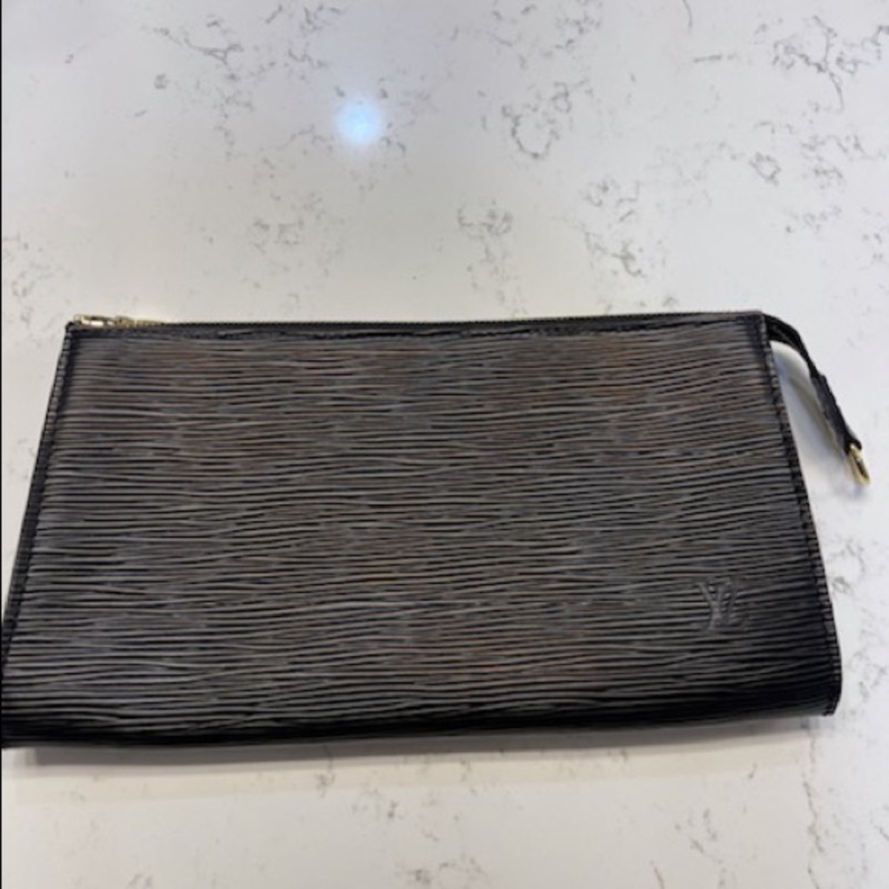 Louis Vuitton Epi pouchette/ Wristlet NO STRAP INCLUDED. Dimensions 5.25” X 9.5”